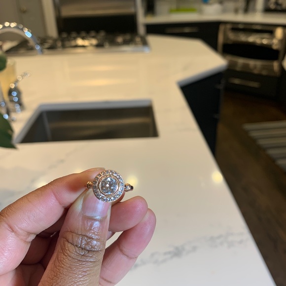 Vintage-Inspired Rose Gold Bezel-Set Diamond Ring - Picture 7 of 8